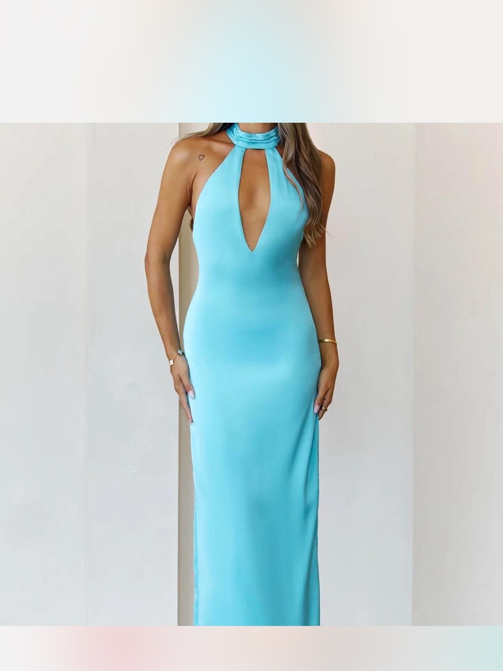 Aqua Blue Halter Keyhole Maxi Dress
Brand Hello Molly
